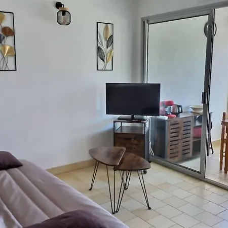 Agreable Avec Piscine Апартаменты