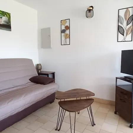 Agreable Avec Piscine Апартаменты